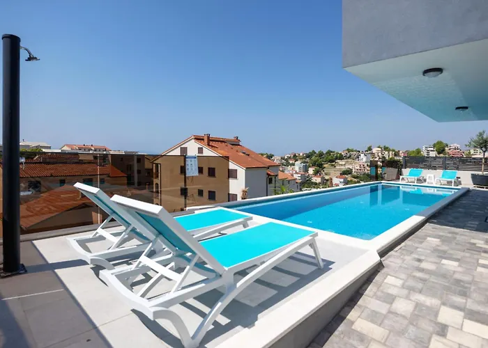 Apartman Oliva And Studio Delux For A Family With Swiming Pool, Free Parking, Terace With View At The Sea