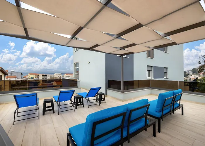 Apartman Oliva And Studio Delux For A Family With Swiming Pool, Free Parking, Terace With View At The Sea