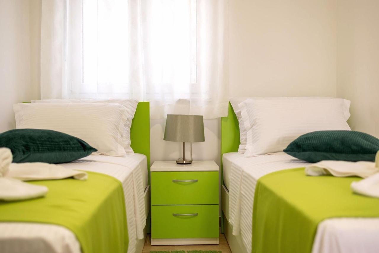 Oliva Apartments: Family-friendly With Sea View And Pool * Podstrana
