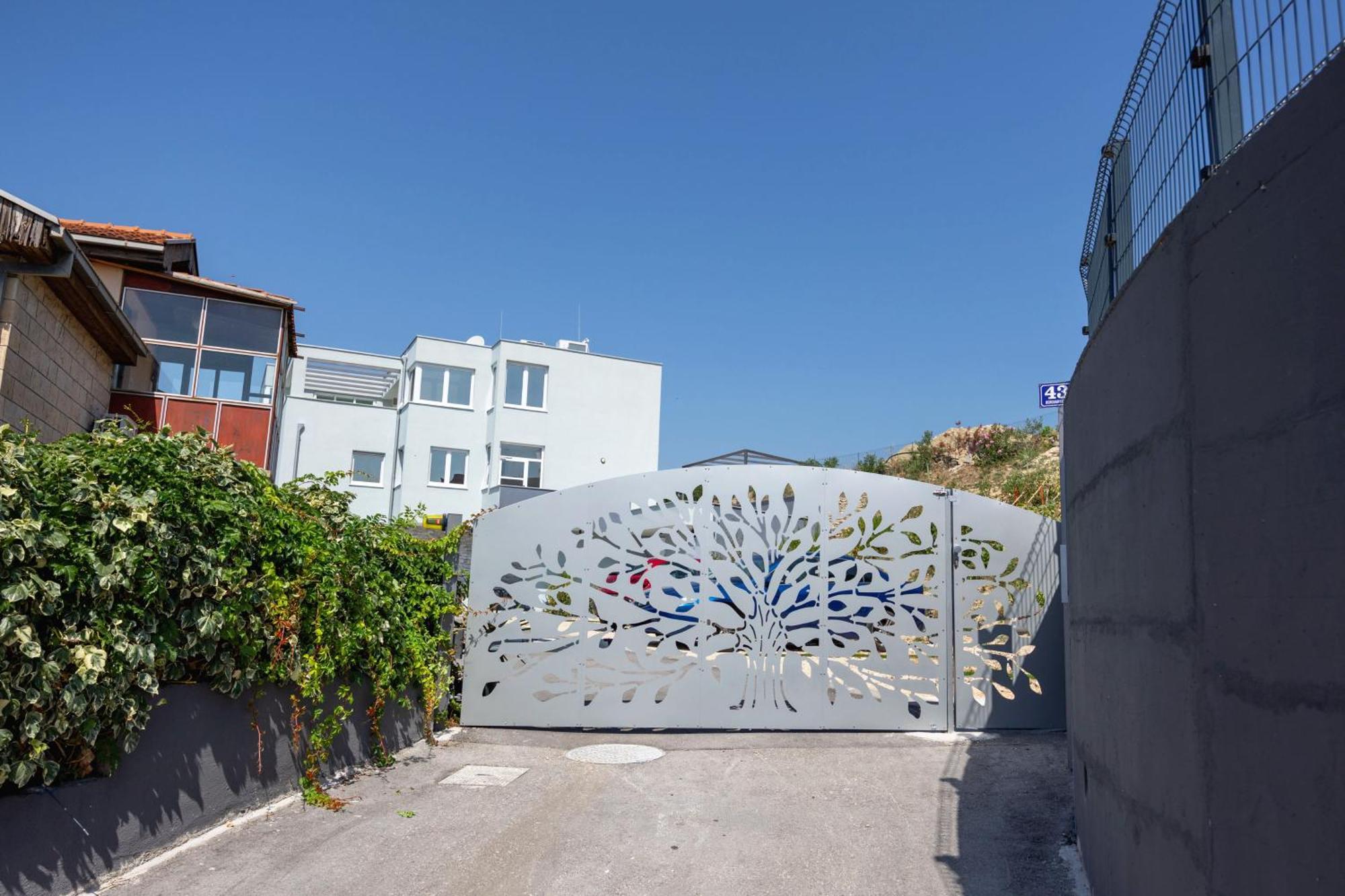 Apartment Oliva Apartments: Family-friendly With Sea View And Pool Podstrana